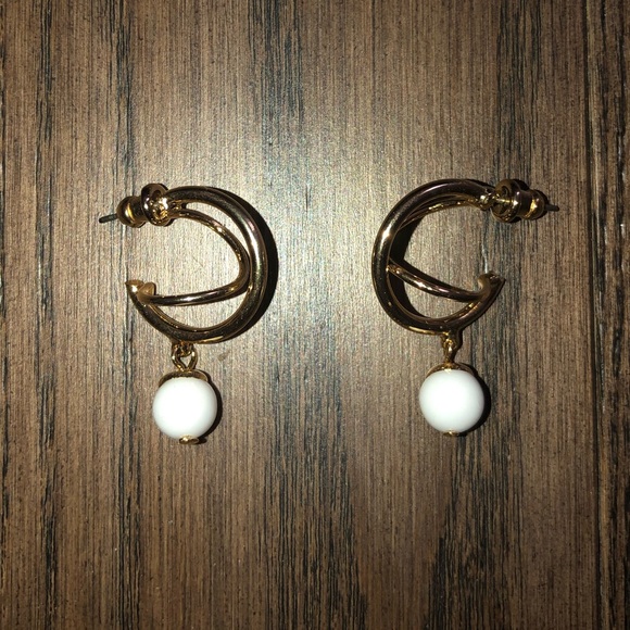 Small hoop earring - Picture 2 of 2
